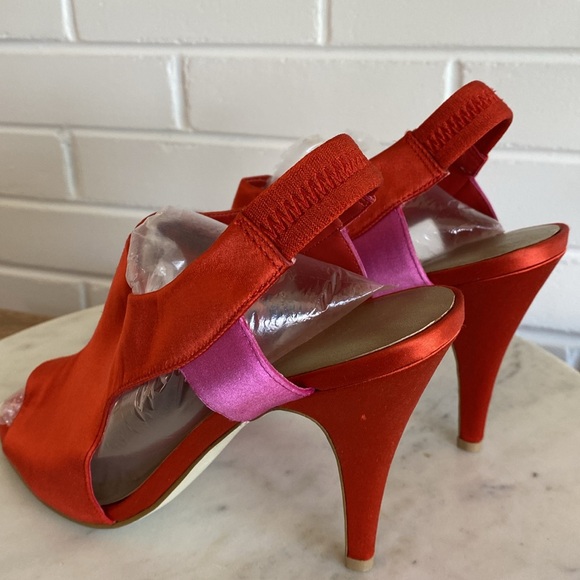 NEW NINE WEST Slingback Peep Toe Satin Heeled Sandals Size 7 1/2 M ❤️ - Picture 4 of 17